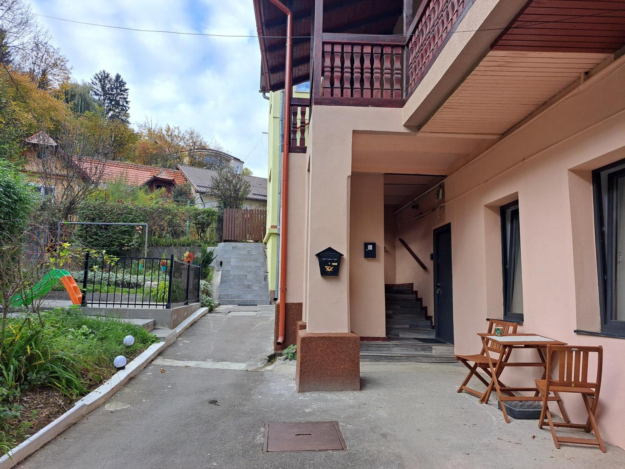 Cosy Studio In The Heart Of Brasov Exterior photo